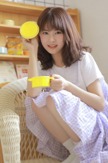 揉捏着硕大双乳小龙女